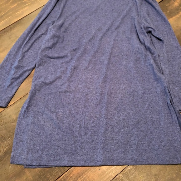 Old Navy Long Sleeve - Picture 2 of 3